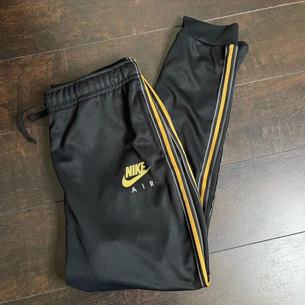 NWOT Nike Air Mens Metallic Club Joggers - Picture 5 of 8